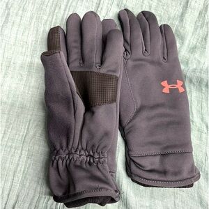 UNDER ARMOUR - women’s fleece gloves.  No flaws very warm, lined Small